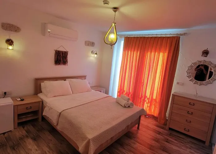 Paris Alacati Butik Чешме